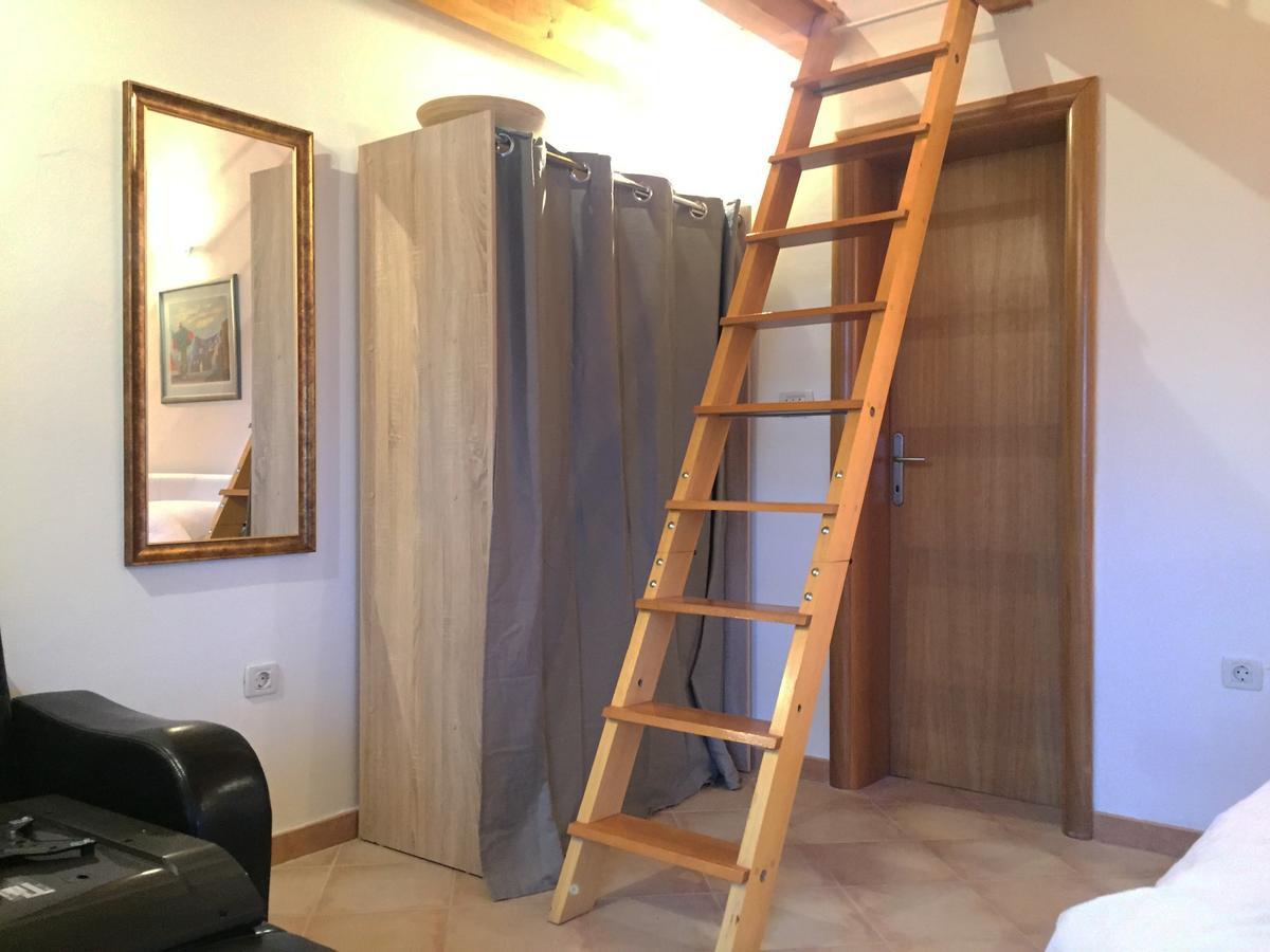 Holiday Home Olive シベニク エクステリア 写真